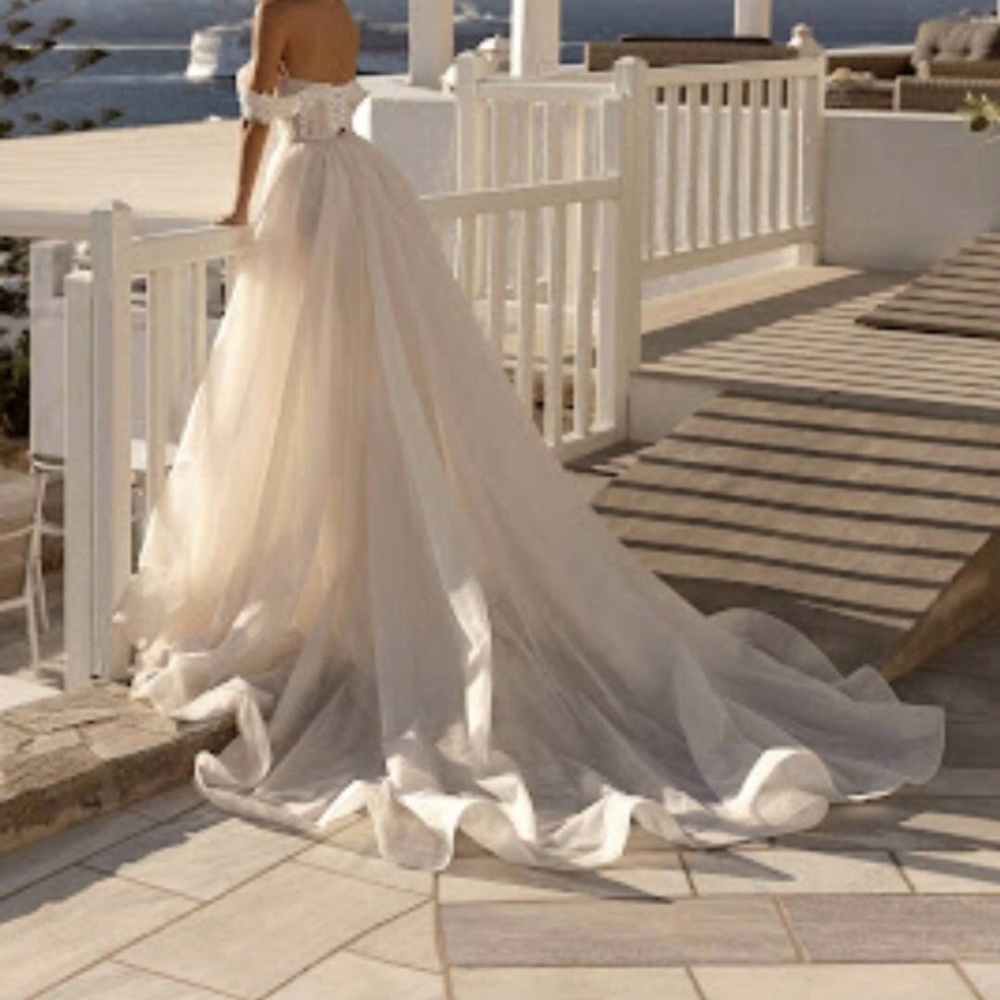 Ivory Detachable Tulle Wedding Skirt